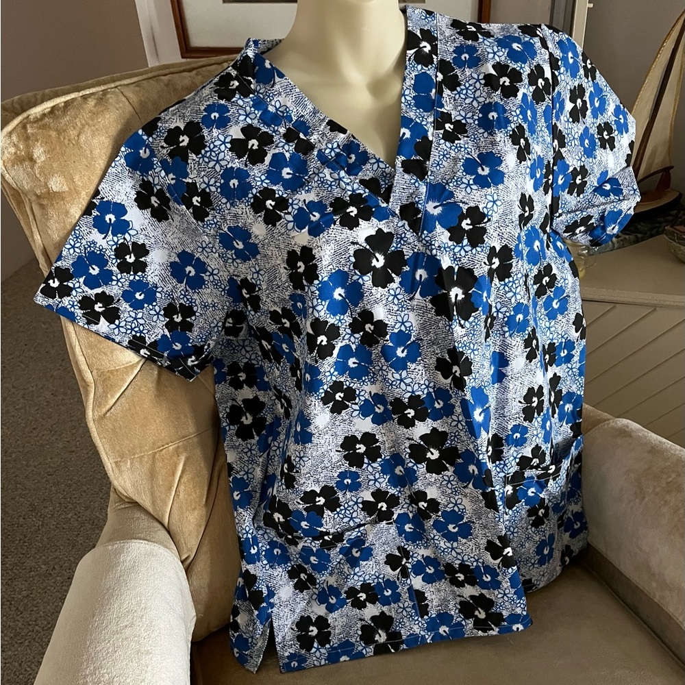 Price ⬇️ New WOT Absolute brand, V-neck, short sleeve woman’s Scrubbs